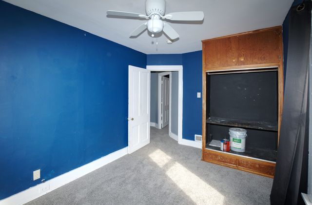 726 10th Avenue S, Clinton, IA 52732