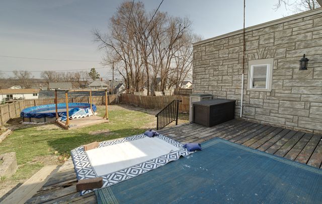 726 10th Avenue S, Clinton, IA 52732