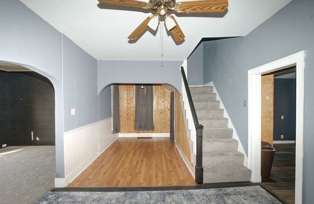 726 10th Avenue S, Clinton, IA 52732