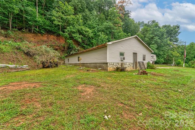 3515 High Peak Valley, Valdese, NC 28690