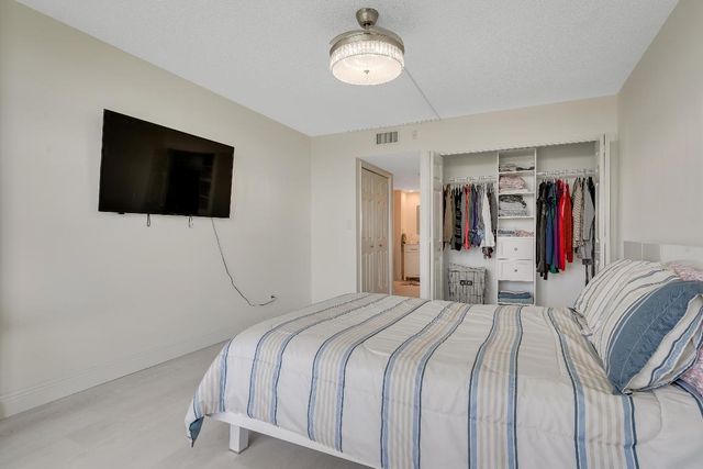 3800 Oaks Clubhouse Drive 503, Pompano Beach, FL 33069