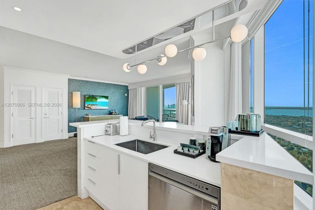 4401 Collins Avenue 2915, Miami Beach, FL 33140