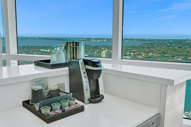 4401 Collins Avenue 2915, Miami Beach, FL 33140