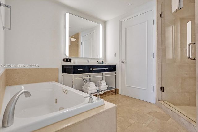 4401 Collins Avenue 2915, Miami Beach, FL 33140