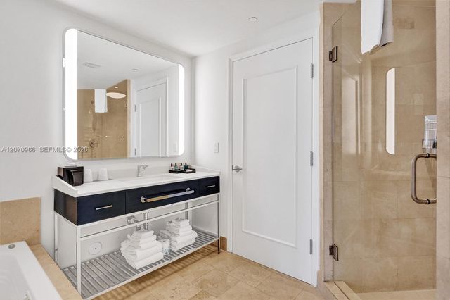 4401 Collins Avenue 2915, Miami Beach, FL 33140