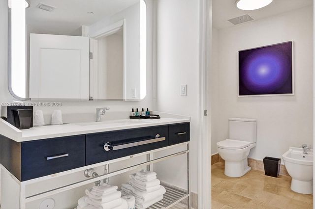 4401 Collins Avenue 2915, Miami Beach, FL 33140