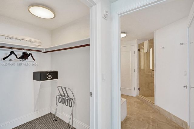 4401 Collins Avenue 2915, Miami Beach, FL 33140