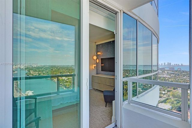 4401 Collins Avenue 2915, Miami Beach, FL 33140