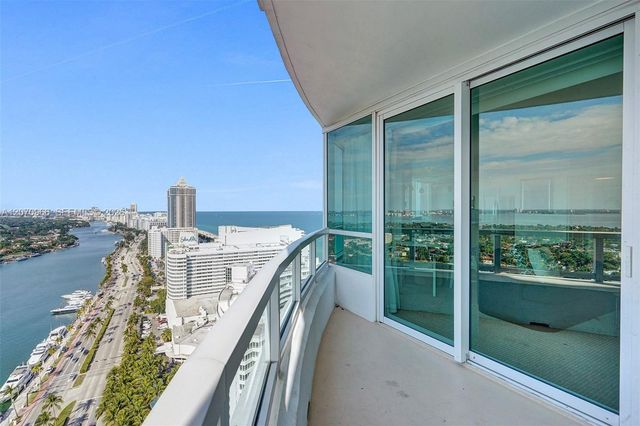 4401 Collins Avenue 2915, Miami Beach, FL 33140