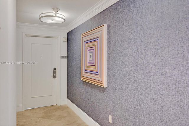 4401 Collins Avenue 2915, Miami Beach, FL 33140