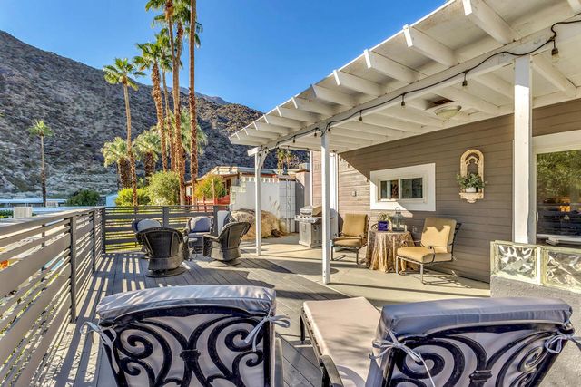 527 Jade Lane, Palm Springs, CA 92264