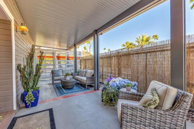 527 Jade Lane, Palm Springs, CA 92264