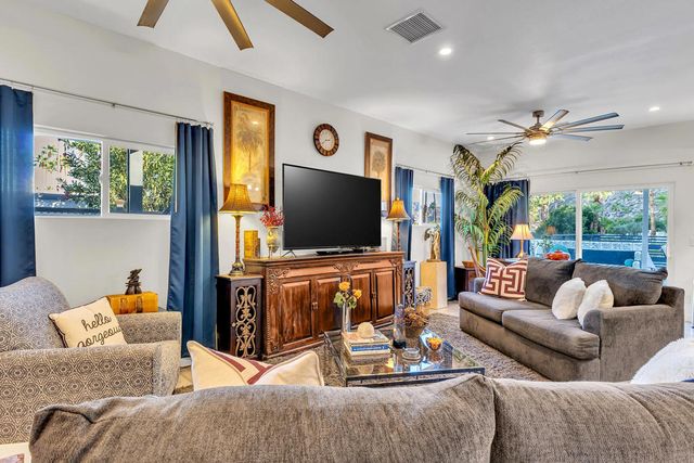 527 Jade Lane, Palm Springs, CA 92264