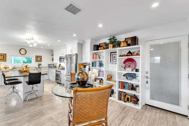 527 Jade Lane, Palm Springs, CA 92264