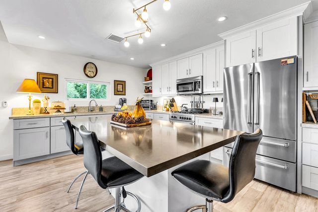 527 Jade Lane, Palm Springs, CA 92264