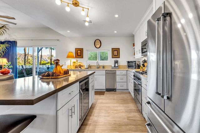 527 Jade Lane, Palm Springs, CA 92264