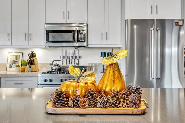 527 Jade Lane, Palm Springs, CA 92264