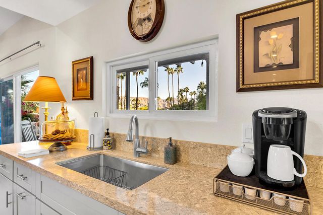 527 Jade Lane, Palm Springs, CA 92264