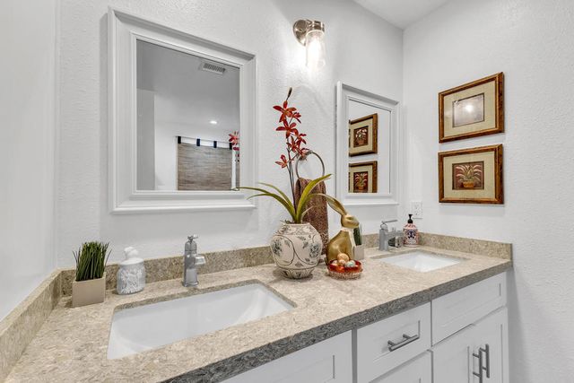 527 Jade Lane, Palm Springs, CA 92264