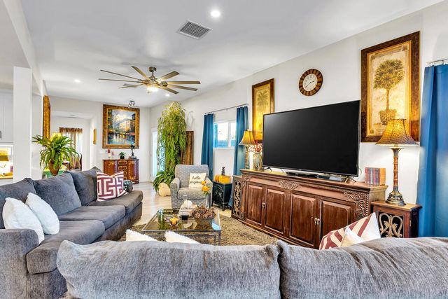 527 Jade Lane, Palm Springs, CA 92264