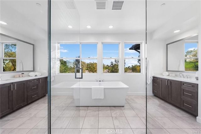 27 Alessio, Lake Forest, CA 92630