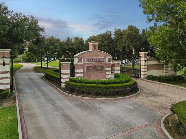 19314 Chateau Ridge Court, Tomball, TX 77377