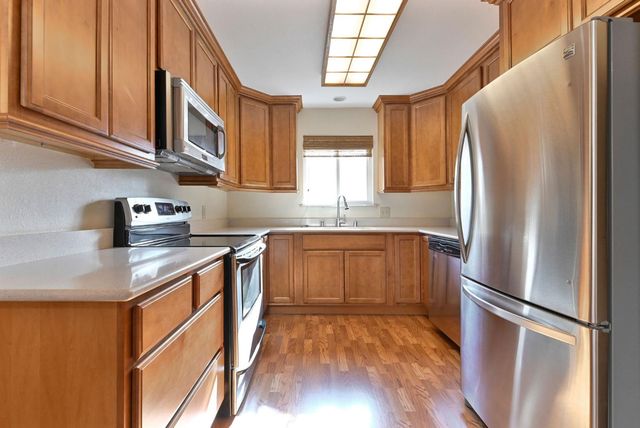 1208 Ojai Ln, Modesto, CA 95355