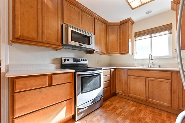 1208 Ojai Ln, Modesto, CA 95355