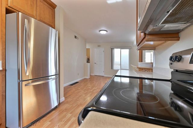 1208 Ojai Ln, Modesto, CA 95355