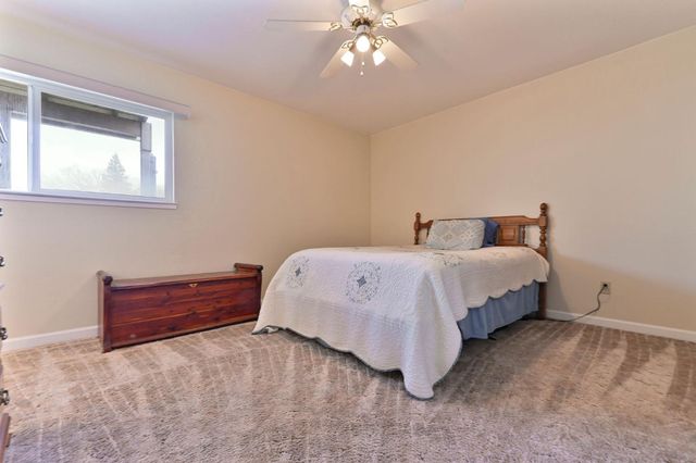 1208 Ojai Ln, Modesto, CA 95355