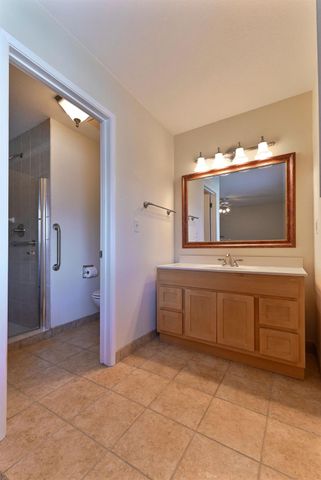 1208 Ojai Ln, Modesto, CA 95355