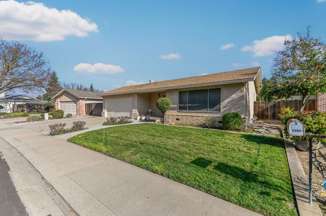 1208 Ojai Ln, Modesto, CA 95355