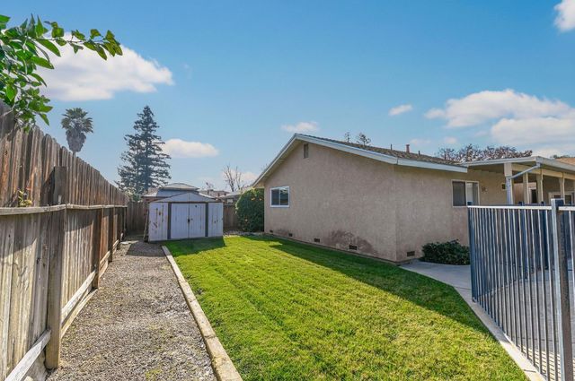 1208 Ojai Ln, Modesto, CA 95355