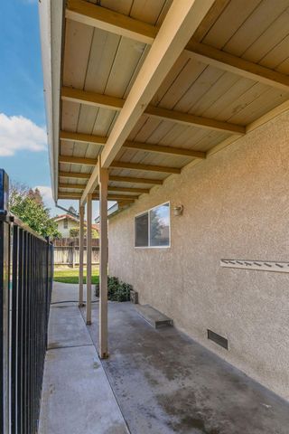 1208 Ojai Ln, Modesto, CA 95355