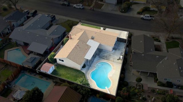 1208 Ojai Ln, Modesto, CA 95355