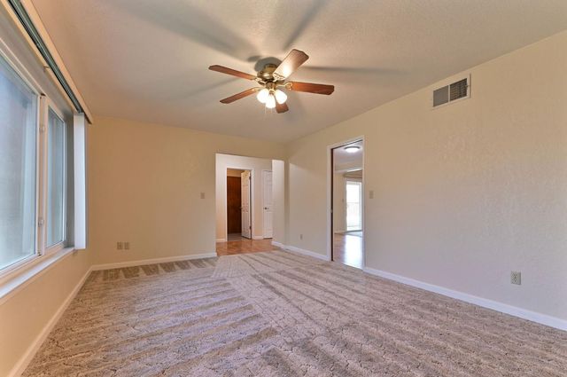 1208 Ojai Ln, Modesto, CA 95355