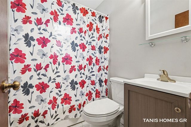 3691 Oriole Avenue, Wyoming, MI 49509