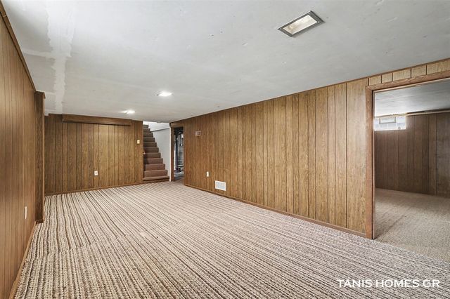 3691 Oriole Avenue, Wyoming, MI 49509