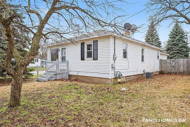 3691 Oriole Avenue, Wyoming, MI 49509