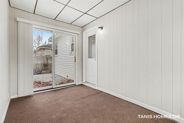 3691 Oriole Avenue, Wyoming, MI 49509