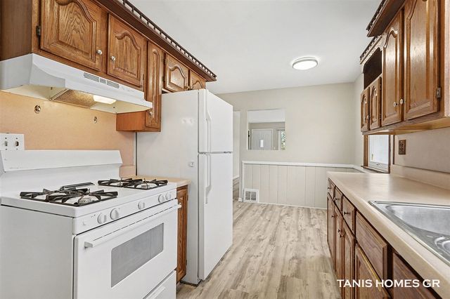 3691 Oriole Avenue, Wyoming, MI 49509