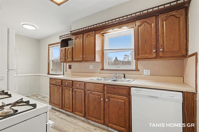 3691 Oriole Avenue, Wyoming, MI 49509