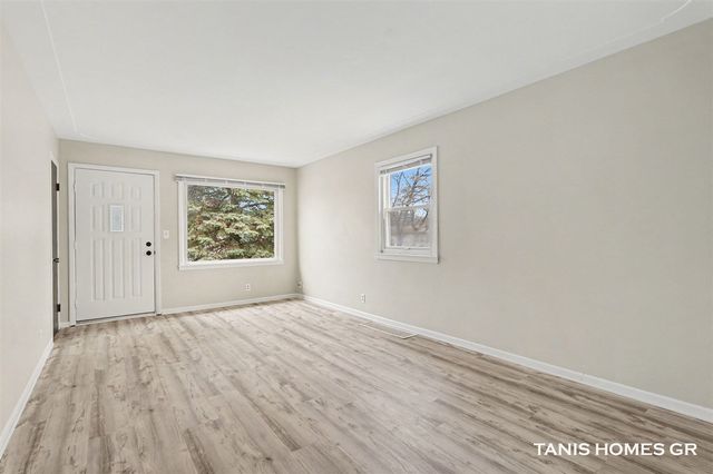 3691 Oriole Avenue, Wyoming, MI 49509