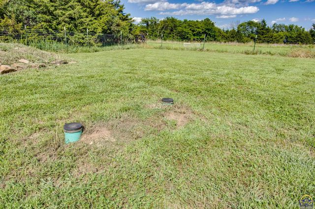 5926 SE 101st St, Berryton, KS 66409