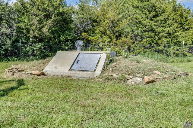 5926 SE 101st St, Berryton, KS 66409