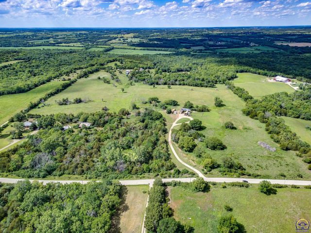 5926 SE 101st St, Berryton, KS 66409