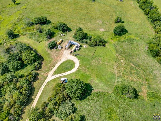 5926 SE 101st St, Berryton, KS 66409