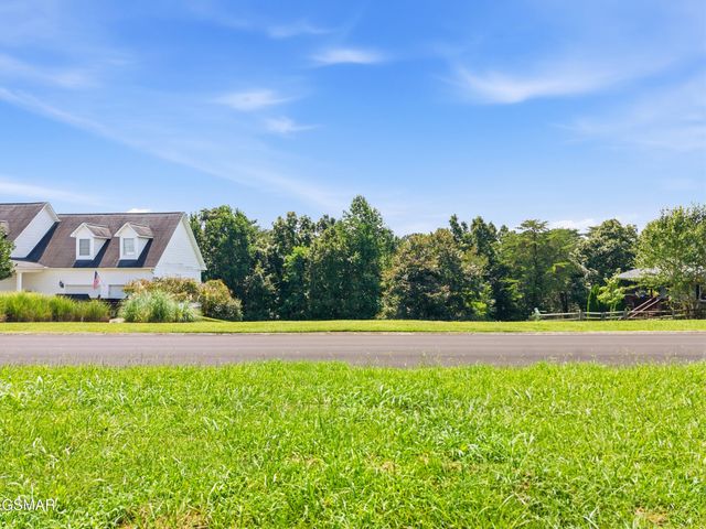 47 River Cliff Drive, Kodak, TN 37764