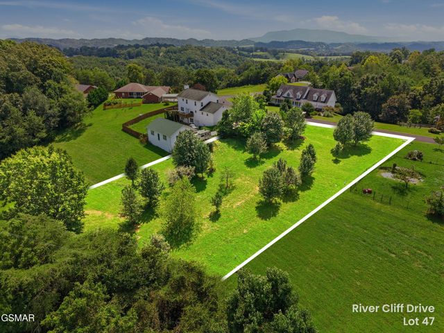 47 River Cliff Drive, Kodak, TN 37764