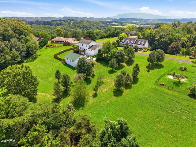 47 River Cliff Drive, Kodak, TN 37764